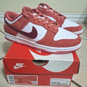 NWT Nike Dunk Low Valentine's Day